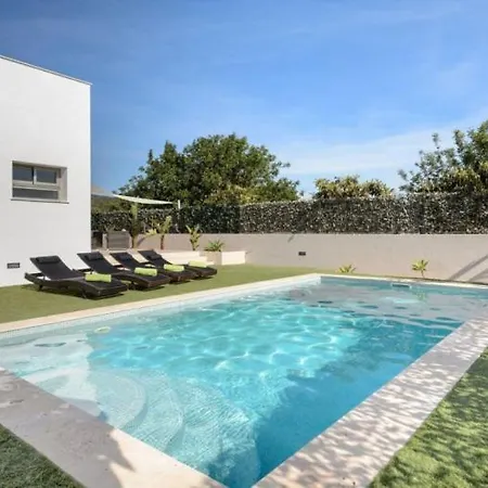 Nyaraló Moderna Casa Con Piscina Privada